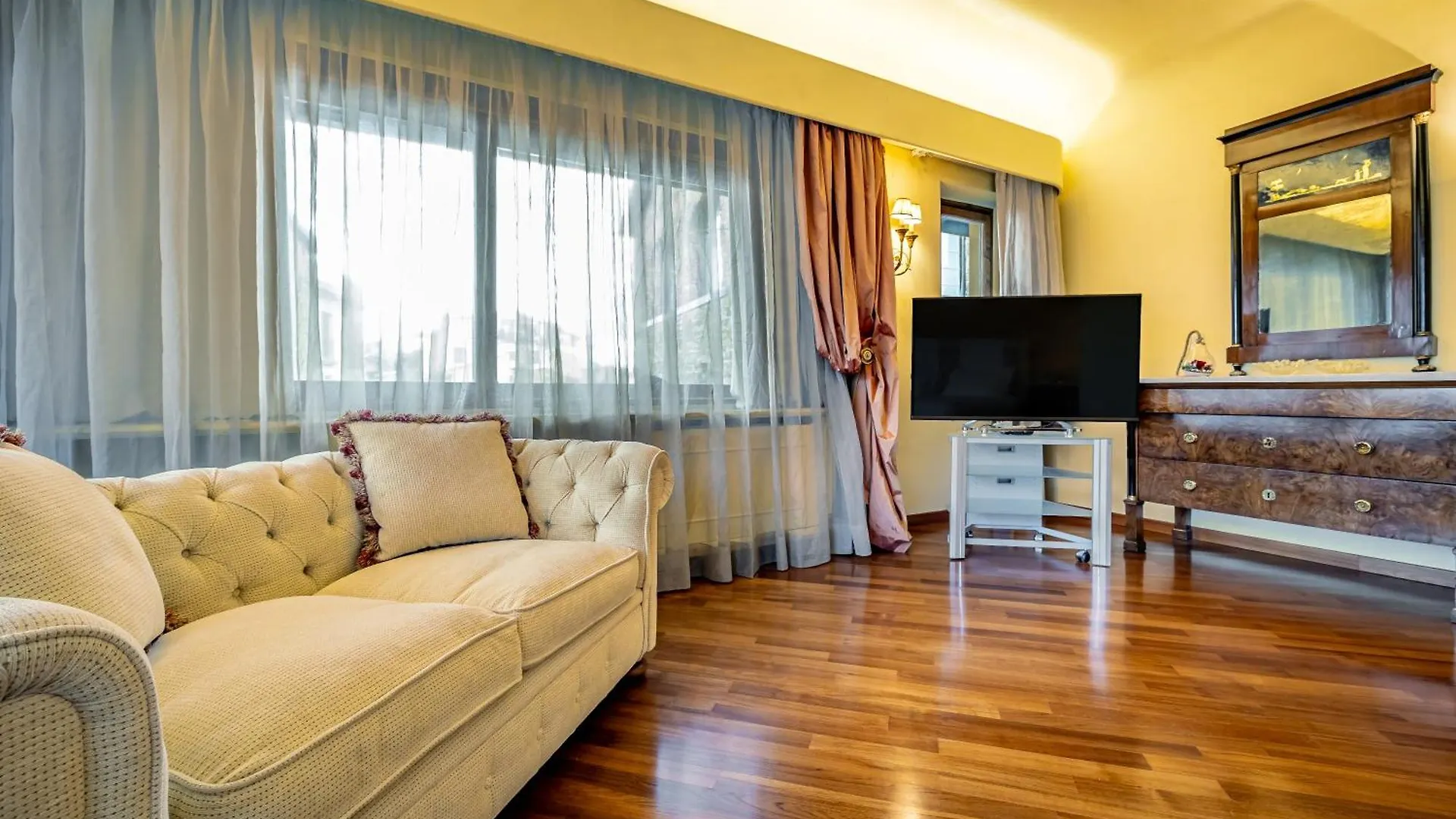 Yd Penthouse Breathtaking Views Over Ponte Vecchio Florence 0*,  Italy
